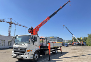 КРАН-МАНИПУЛЯТОР KANGLIM KS2056 НА БАЗЕ ШАССИ HINO 500